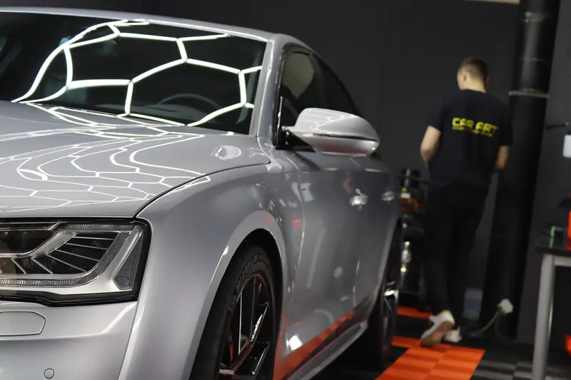 Audi S8 bei der Lackpflege in unserer Werkstatt