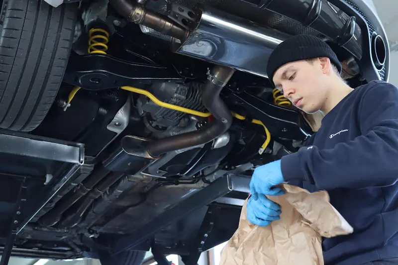 Einbau eines Gewindefahrwerks an der Hinterachse